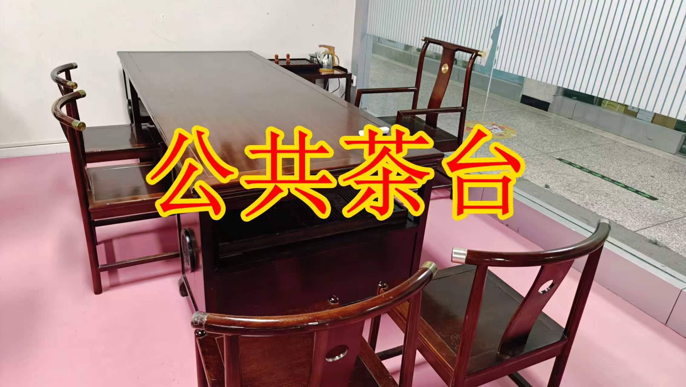 万安街面积灵活：小面积办公室至大面积办公、经营空间均可选择； 部分房源可注册公司，满足企业办公需求； 商铺临街，具备上下水、用电等经营条件； 适合副食品、茶叶、酒水、百货、电商、培训、办公等多种行业。